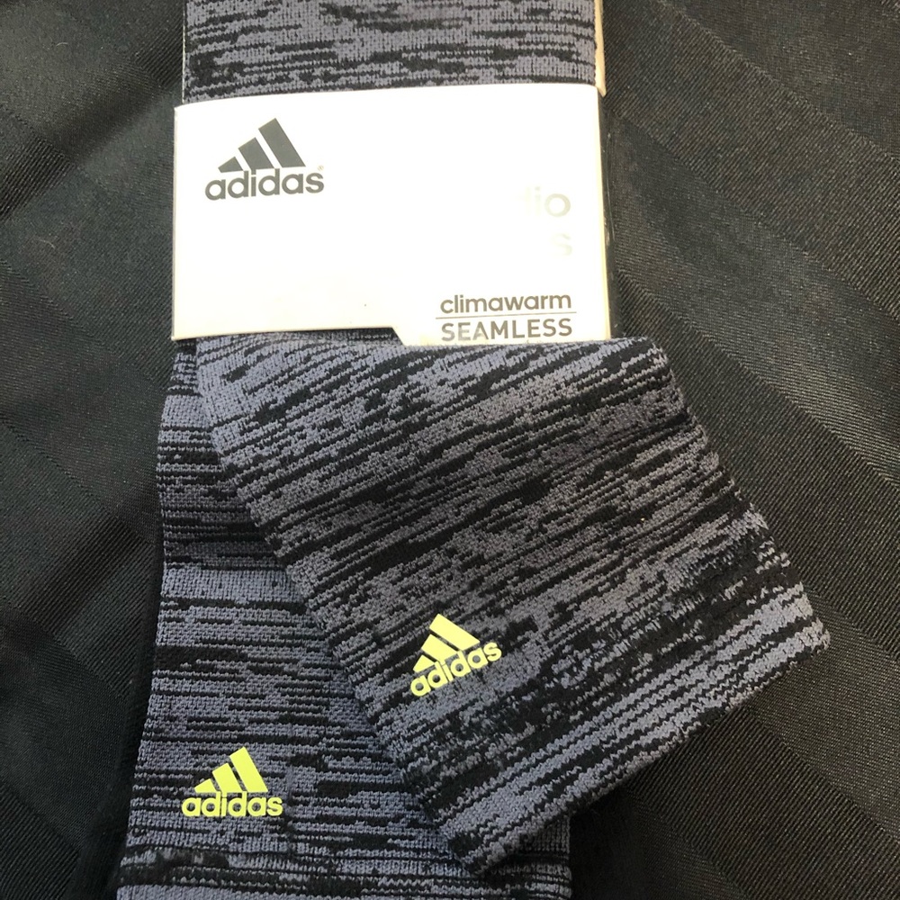 ADIDAS- Women's Studio Arm Warmers Arm Sleeve 💙